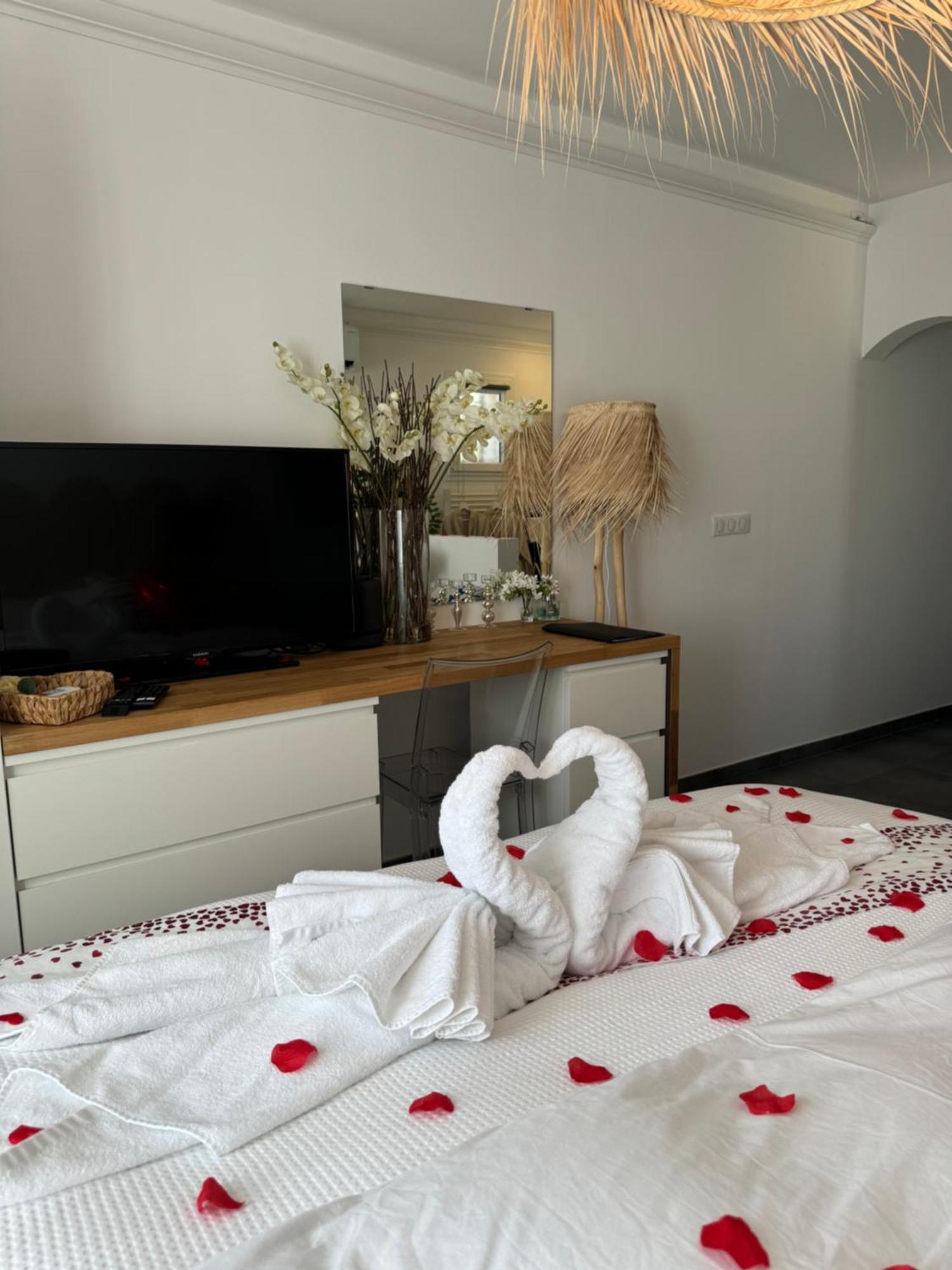 Casa Amor & Spa, Appartement Suite Jacuzzi & Piscine Chauffee Montfort-sur-Argens Luaran gambar
